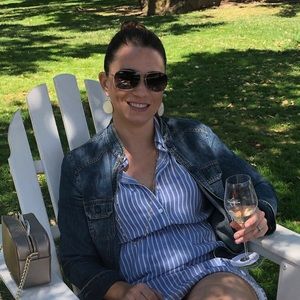 Meet your Posher, Sharon